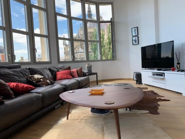 Loft Des Sacres - Vue Unique Sur La Cathedrale Apartment Reims Ngoại thất bức ảnh